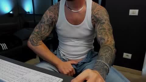 AronGrant online show from November 2025 10:36:02 AM