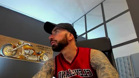 AronGrant online show from November 2025 09:42:02 AM