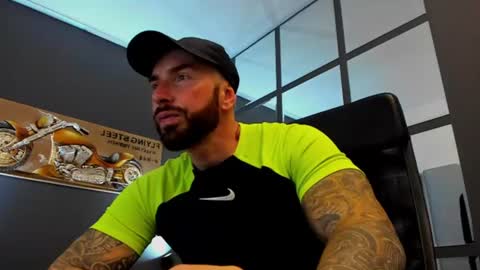 Snapshot of arongrant chatting on June 2026 09:03:02 AM AronGrant online show from June 2026 09:03:02 AM