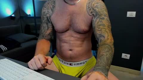 Snapshot of arongrant chatting on June 2026 10:15:01 AM AronGrant online show from June 2026 10:15:01 AM