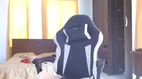 aronmiller online show from December 2024 07:02:02 PM