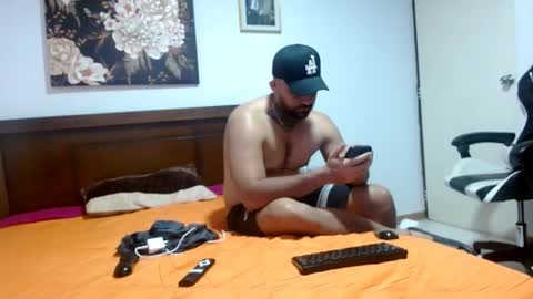 aronmiller online show from September 2025 05:36:02 PM