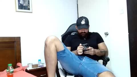 aronmiller online show from October 2025 05:13:02 PM