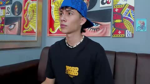 Arontawers online show from April 2026 07:11:02 PM