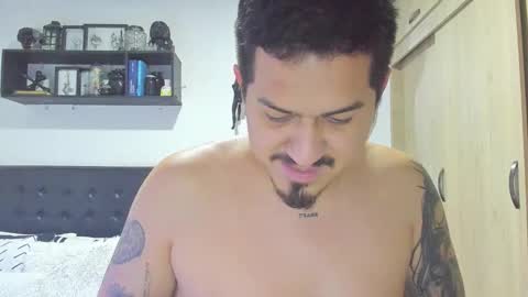 ARON  Independent model  online show from October 2025 01:42:01 AM