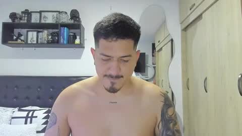 ARON  Independent model  online show from October 2025 01:28:01 AM