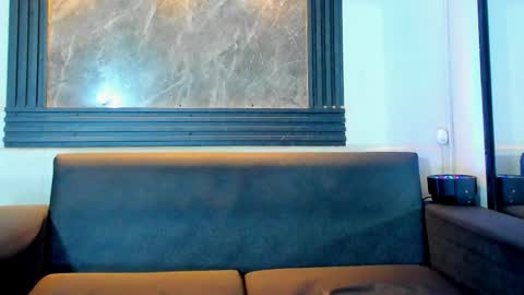 Aroon   online show from December 2025 07:53:02 PM