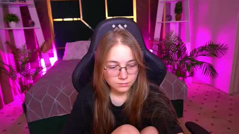 arrinawair online show from November 2025 09:09:01 AM