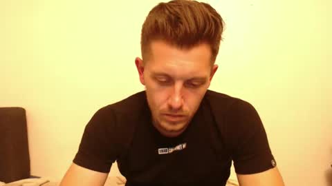 arromwilliam90 online show from December 2024 05:30:02 PM