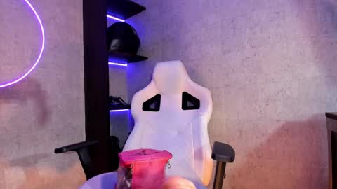 artemisablake online show from February 2025 08:24:01 PM