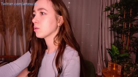 Snapshot of artexcite_ chatting on January 2025 11:43:02 PM Lina online show from January 2025 11:43:02 PM