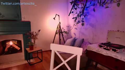 Snapshot of artexcite_ chatting on February 2025 10:04:02 AM Lina online show from February 2025 10:04:02 AM