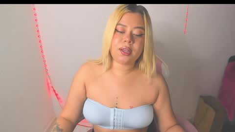 Snapshot of arthemiss033 chatting on March 2026 10:49:02 PM Val online show from March 2026 10:49:02 PM