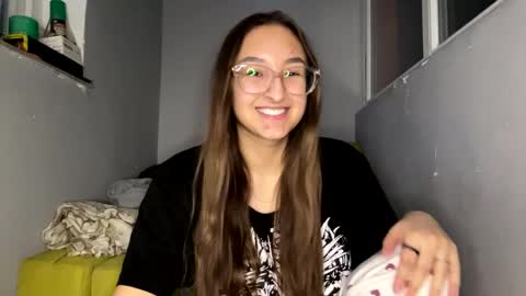 Mia  online show from March 2026 05:27:02 PM