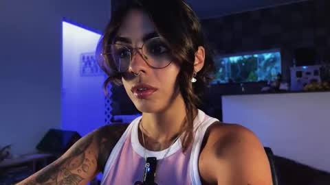 isis online show from February 2026 09:43:01 PM