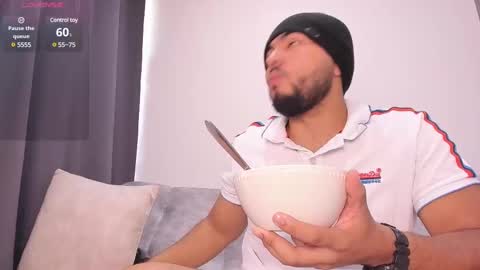 arturguy01 online show from January 2025 02:50:01 PM