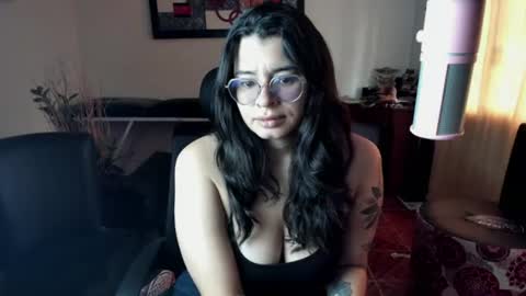 Snapshot of arya_miller chatting on July 2026 03:32:02 PM Arya Miller online show from July 2026 03:32:02 PM