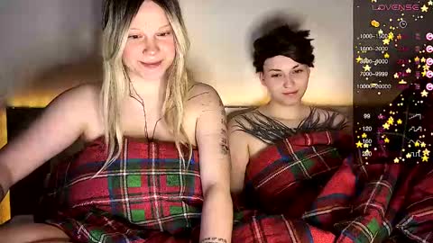 Arya brunett and Cassie blond online show from January 2025 05:20:01 AM