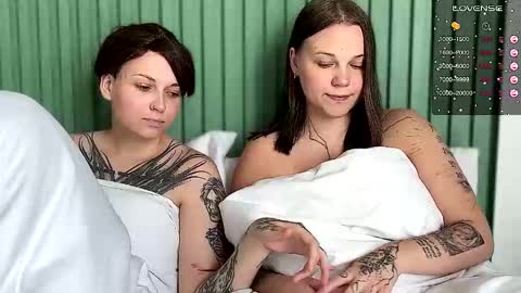 Arya brunett and Cassie blond online show from September 2025 08:03:01 AM