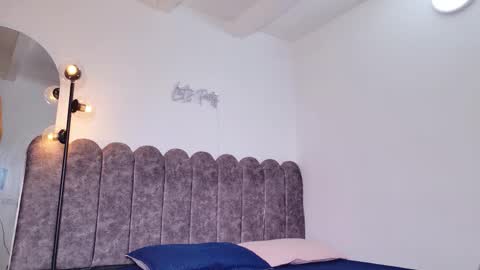 aryascollins online show from January 2026 11:30:01 PM