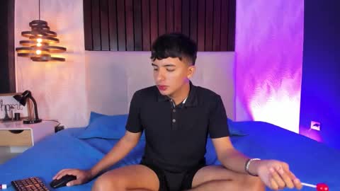 Snapshot of ash_russell chatting on January 2026 07:41:02 PM ash_russell online show from January 2026 07:41:02 PM