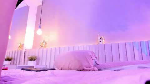 I am Ashley online show from December 2025 07:32:01 PM