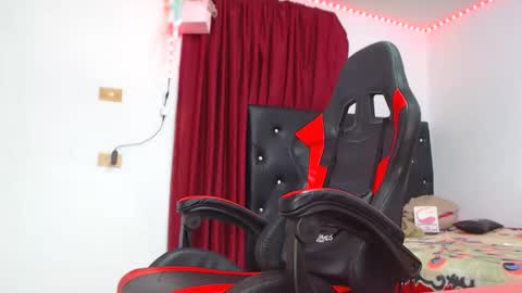 Snapshot of ashelyhots9inches chatting on November 2025 04:09:01 PM ashelyhots9inches online show from November 2025 04:09:01 PM