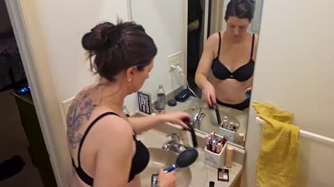 Snapshot of ashelynngrey1986 chatting on January 2025 02:30:02 AM Ashelynn Grey online show from January 2025 02:30:02 AM