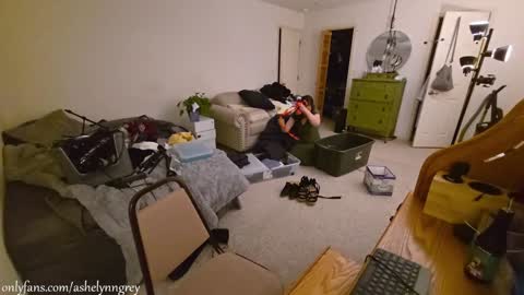 Snapshot of ashelynngrey1986 chatting on January 2025 08:43:01 AM Ashelynn Grey online show from January 2025 08:43:01 AM