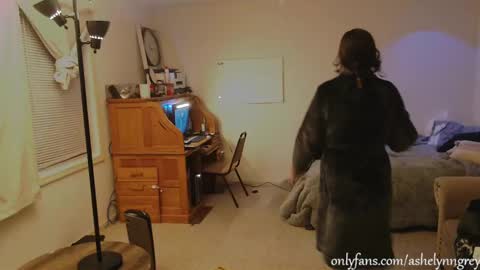 Snapshot of ashelynngrey1986 chatting on February 2025 08:54:02 AM Ashelynn Grey online show from February 2025 08:54:02 AM