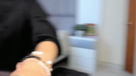 Carolina  online show from January 2025 10:19:01 PM