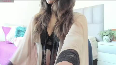 Carolina  online show from March 2025 04:21:01 PM