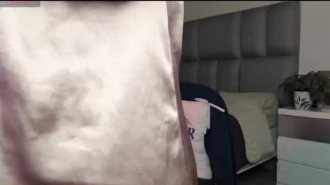 Carolina  online show from March 2025 02:06:02 AM