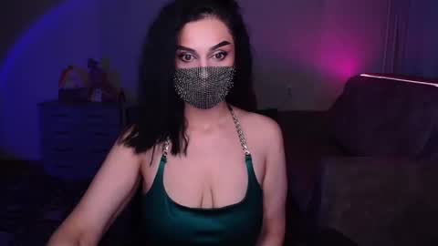   Yasmina   online show from December 2024 04:01:02 AM