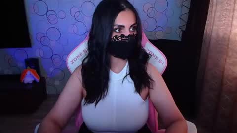   Yasmina   online show from October 2025 04:55:01 AM