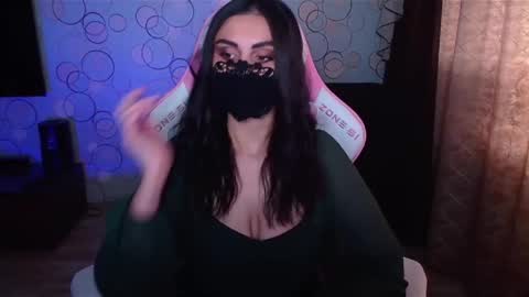   Yasmina   online show from October 2025 04:37:01 AM