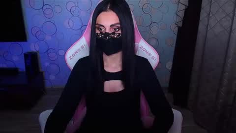   Yasmina   online show from November 2025 07:52:02 AM