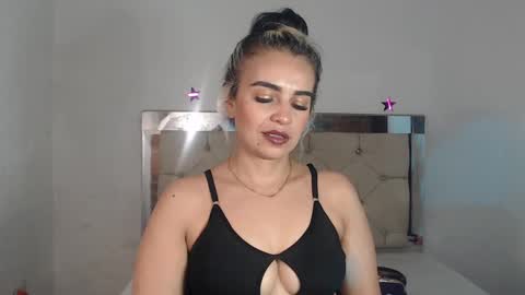 ashley__tylor online show from February 2025 03:31:02 AM