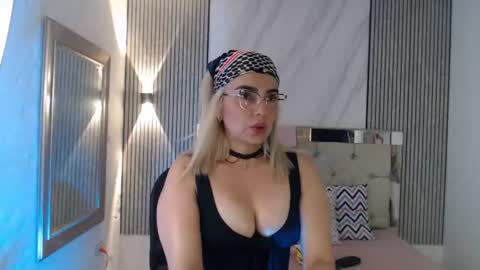 Snapshot of ashley__tylor chatting on July 2026 07:45:01 PM ashley__tylor online show from July 2026 07:45:01 PM