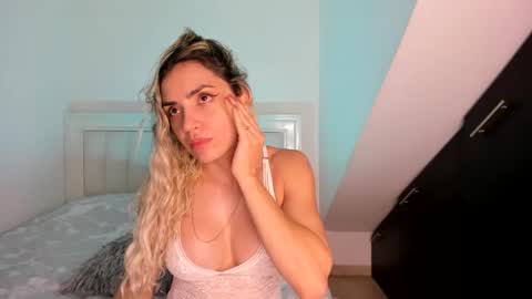 ashley_blair online show from December 2024 12:00:02 AM