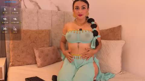 Camila online show from October 2025 08:32:01 PM