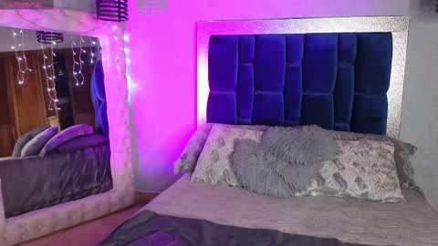 CAMILA online show from September 2025 12:01:01 AM