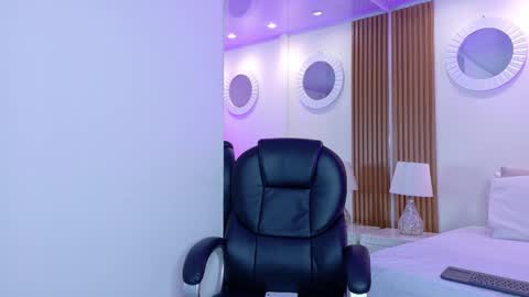 Ashley  online show from October 2025 06:02:02 AM