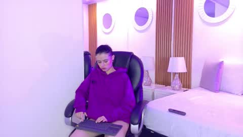 Ashley  online show from October 2025 05:15:01 AM