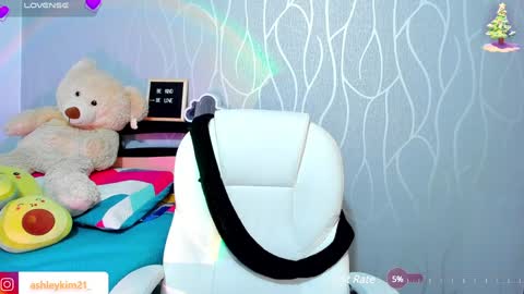 .. Ashley .. online show from December 2024 09:28:01 PM