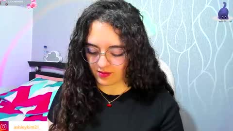 .. Ashley .. online show from September 2025 12:45:02 AM