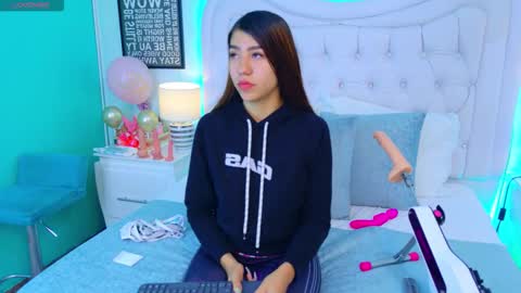 AshleyRoberh online show from November 2025 08:55:01 PM