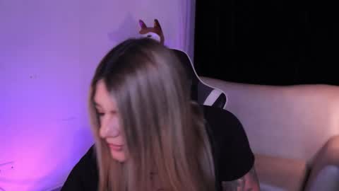 Ashley Lauren online show from October 2025 04:14:01 AM