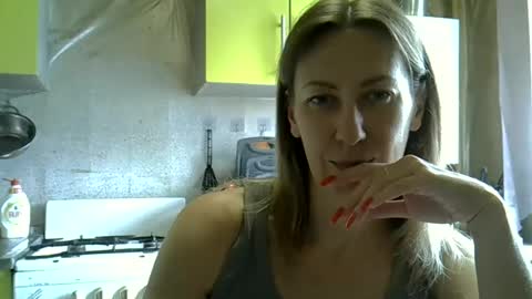 Snapshot of ashleyxhoney chatting on June 2026 07:41:02 AM AshleyXHoney online show from June 2026 07:41:02 AM