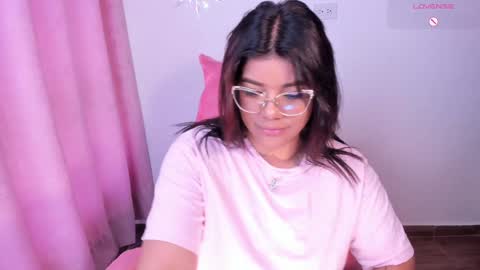 Ashleyy18   online show from January 2025 12:31:01 PM